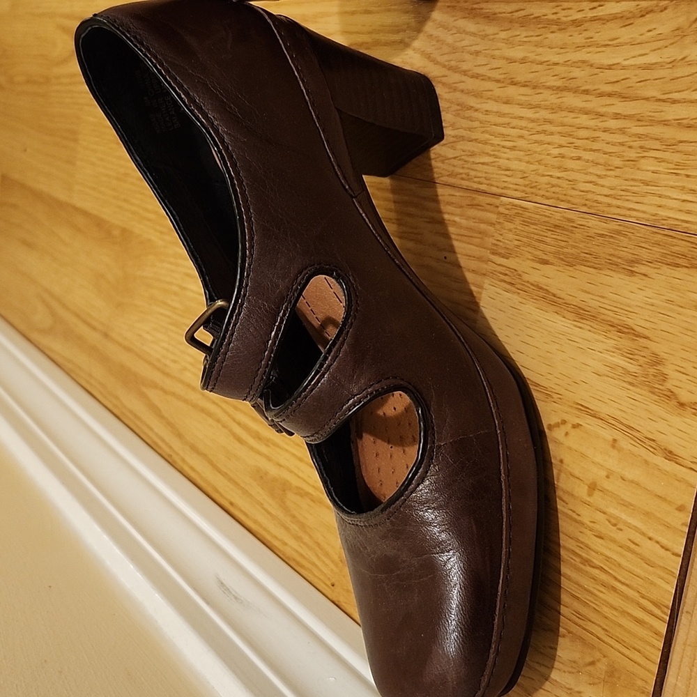 Clarks Artisan Leather Heels - Picture 8 of 9